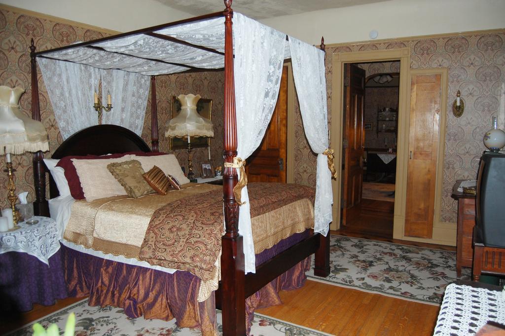 מילווקי Schuster Mansion Bed & Breakfast חדר תמונה